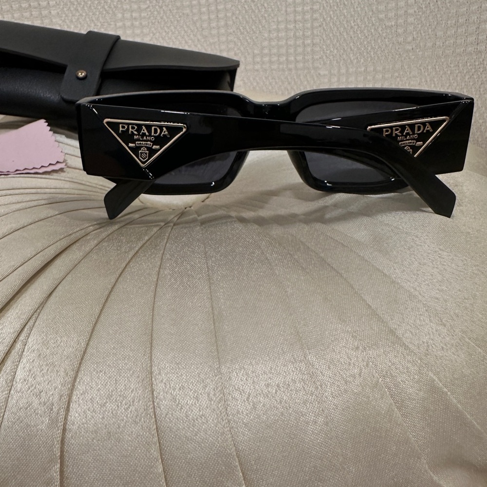 PRADA SUNGLASSES - Picture 5 of 5
